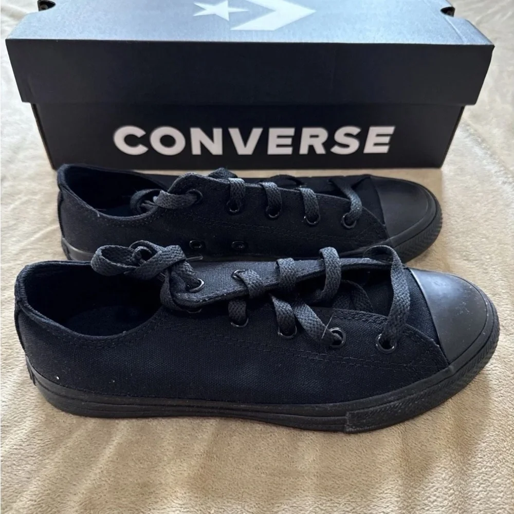 Converse Low Top Lace Up Kids Boys Unisex All-Black Sneakers